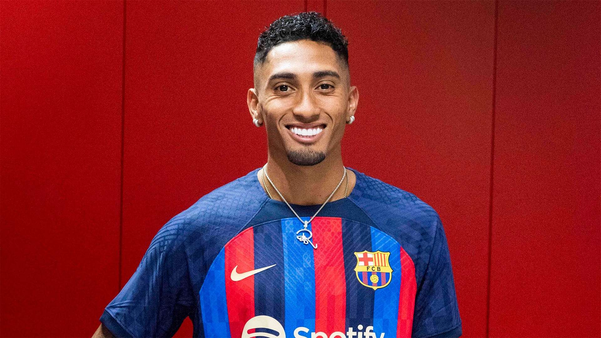 使他對包括 使他對包括